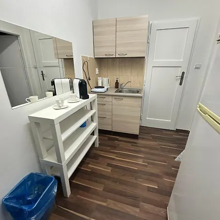 In Location On Center Apartment *